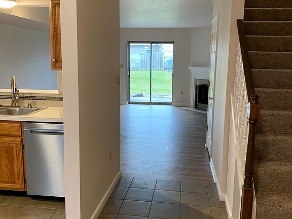 3rd image of 158 Melrose Ln