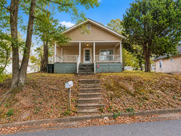 1314 Saint Charles St, Florence, AL 35630