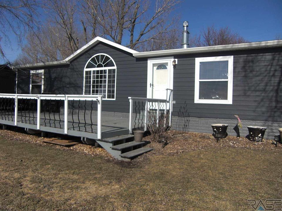 1st image of 298 W Lake Dr