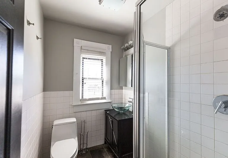 221-223 Thurman Ave #221 — Photo 17