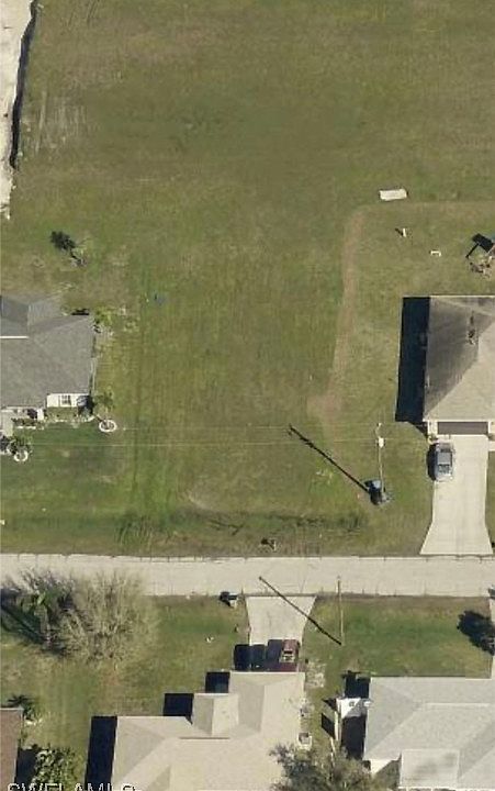 2nd image of 2033 NW 7th St