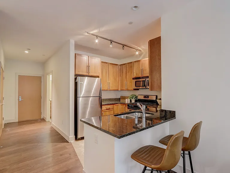 2 Bed / 2 Bath - 1215 SF