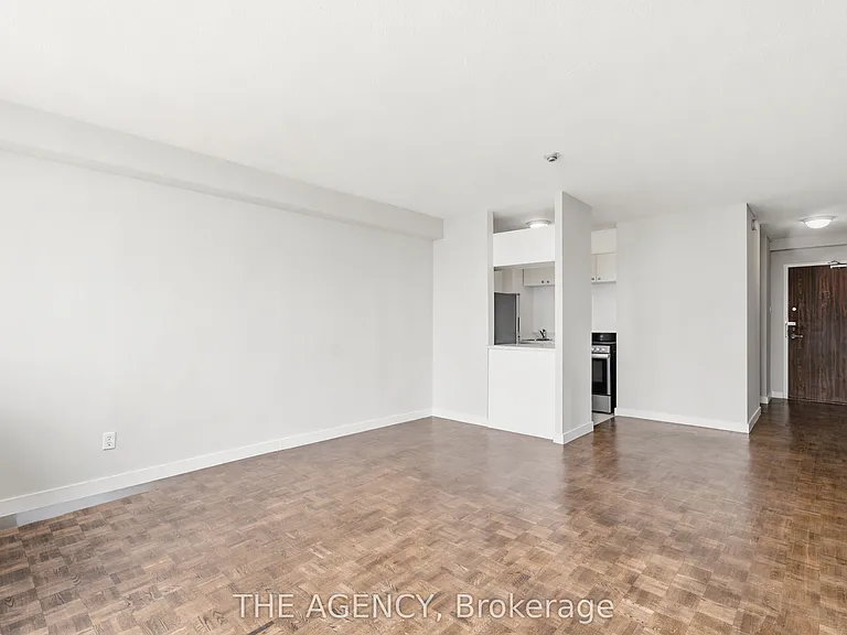 2360 Dundas St W #2816B — Photo 6
