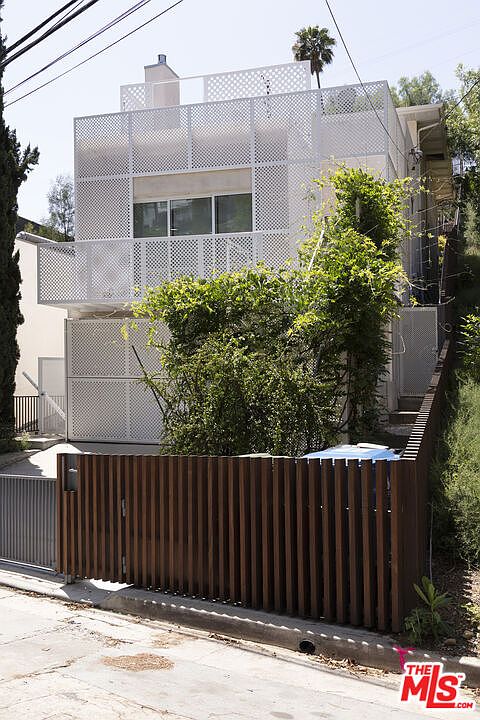 1st image of 444 W Avenue 37