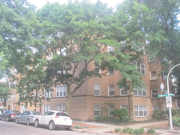 2nd image of 3021 W Sunnyside Ave #2