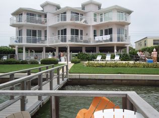 145 104th Ave APT 5, Treasure Island, FL 33706