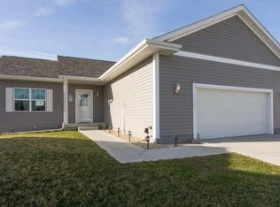 1322 Cherokee St, Nevada, IA 50201