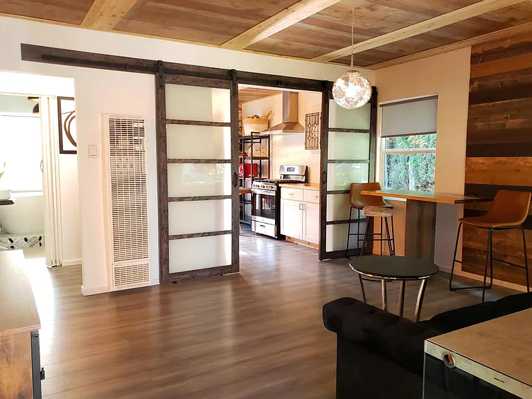 261 N Oak Ave — Photo 12