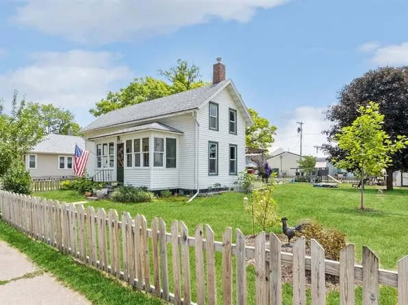 602 C Ave, Kalona, IA 52247