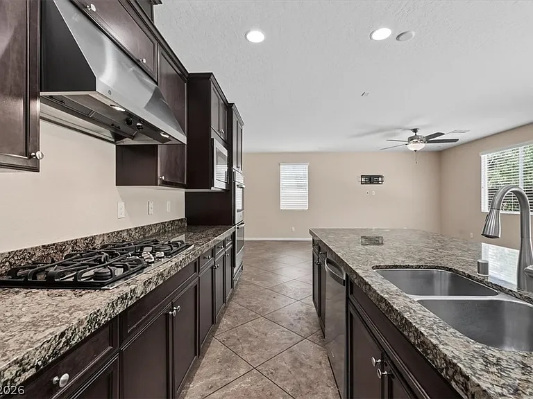10429 Deer Heights St — Photo 8
