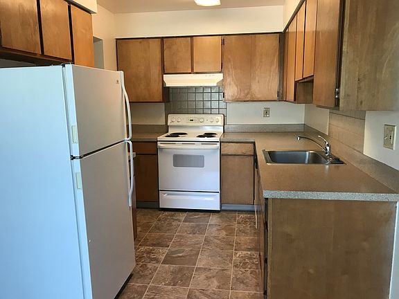 5th image of 2275 NE Division St APT 16