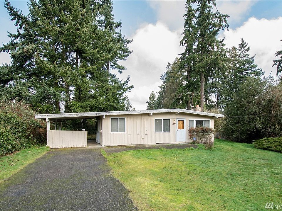 Just what you've been waiting for! one level living in a great neighborhood