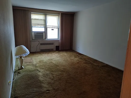 Sold by R New York | media 4