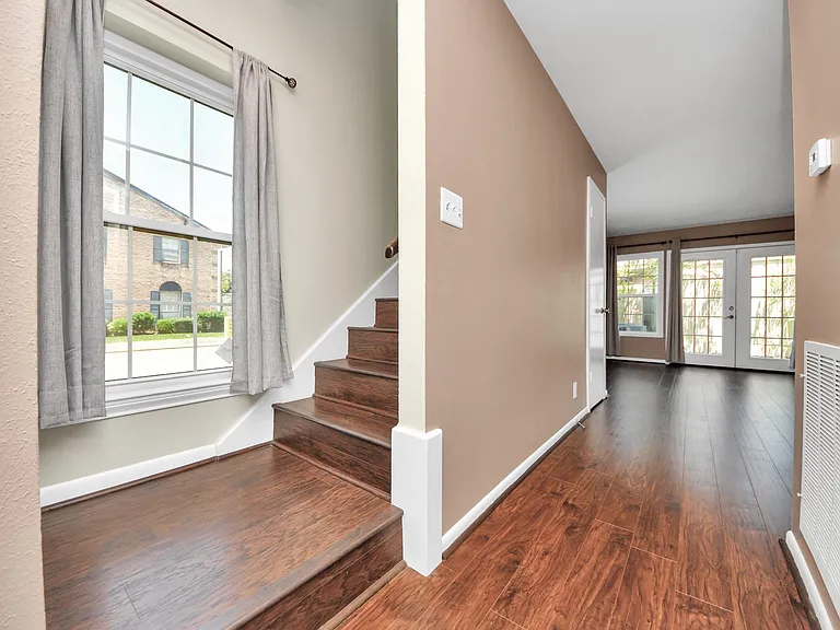 6334 Chevy Chase Dr #17 — Photo 13
