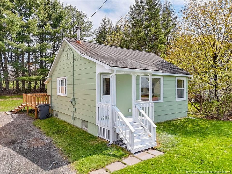 1st image of 733 Maclaren Ave