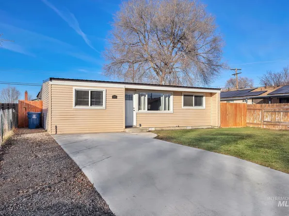 640 S 12th St E, Mountain Home, ID 83647