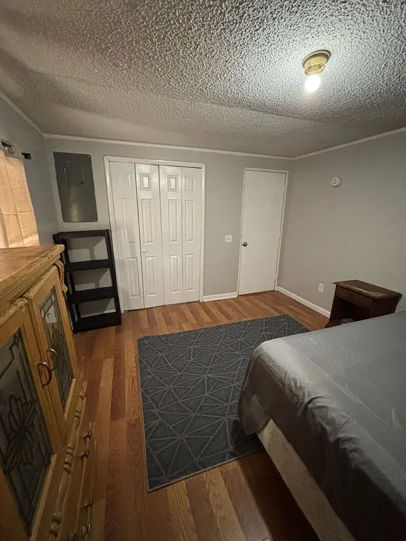 Cozy North Side Rooming House — Photo 2