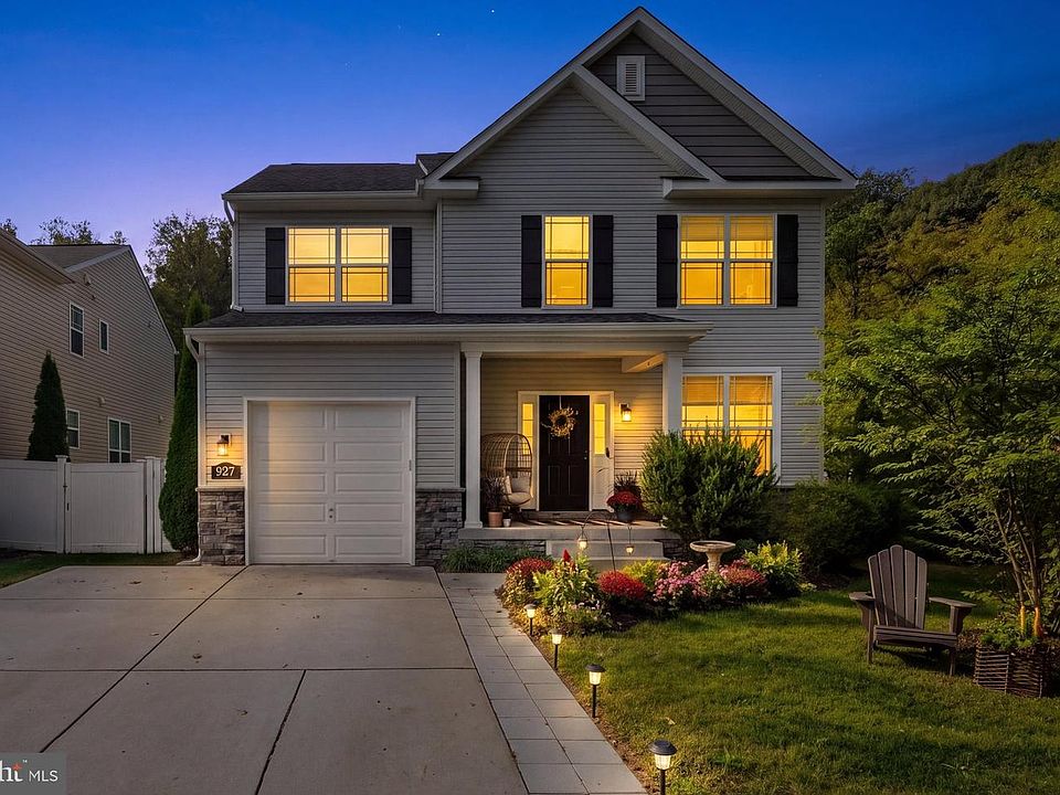 1st image of 927 Windflower Ln