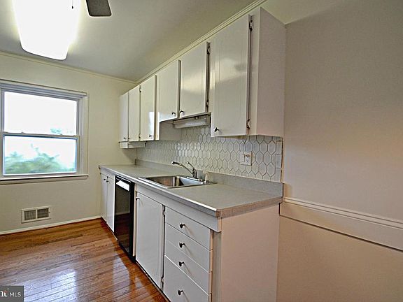 4th image of 11602 Terry Town Dr