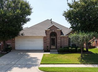 1929 Oak Hollow Dr, Bedford, TX 76021