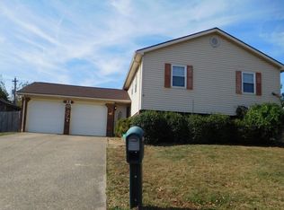 1717 Arrowhead Dr, Boonville, IN 47601