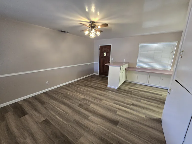 1860 W Henderson Ave #A — Photo 18