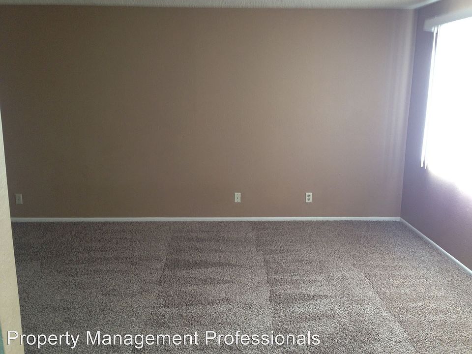 2nd image of 1771 Crater Lake Ave