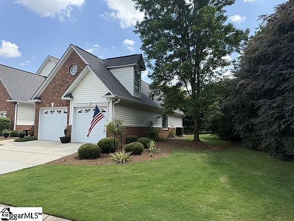 2nd image of 215 Chadwyck Ct