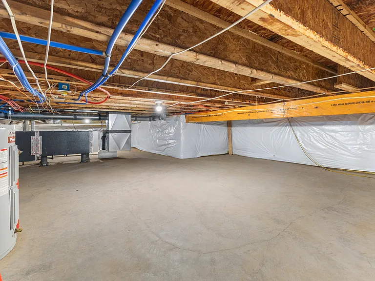 Crawl space for ample storage