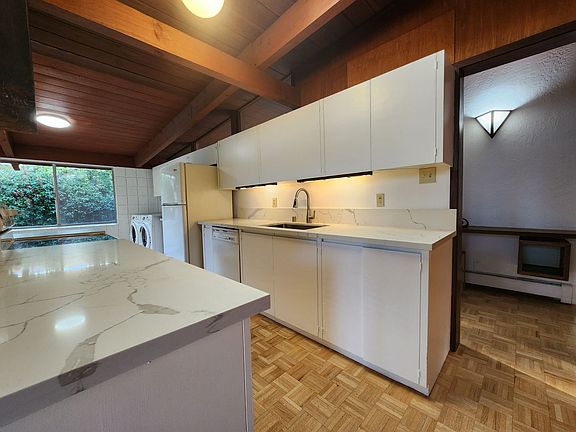 3rd image of 3599 Bryant St