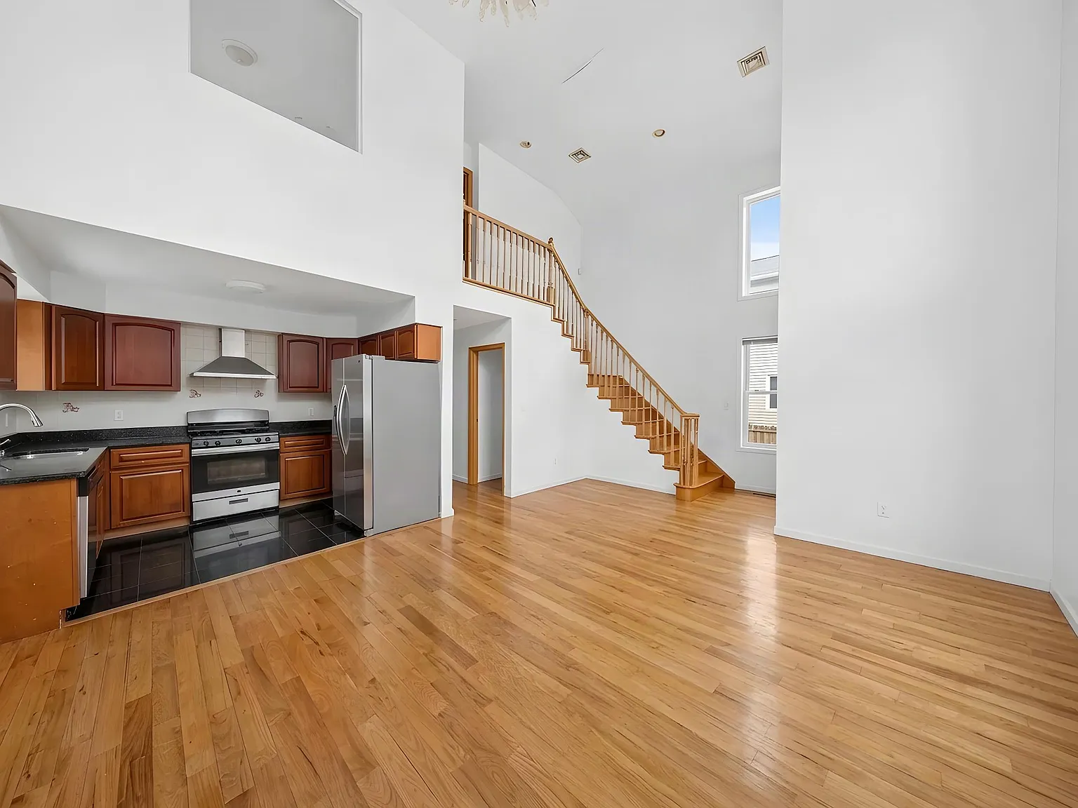3 bed, 1412 sqft, $3,980 — Photo 1