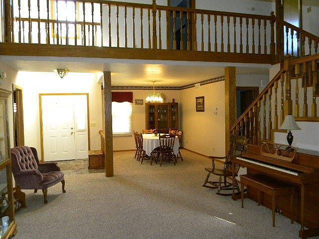 2nd image of 805 Stewart Ave