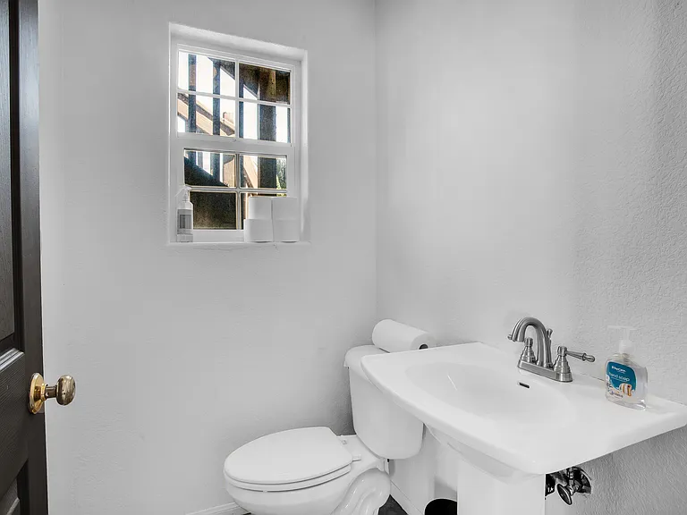 7565 Sherman Hoyt Ave — Photo 14
