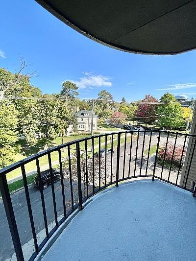 35300 Woodward Ave Apt 404, photo 9