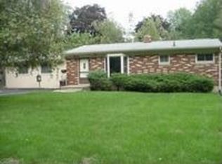 5574 Woodville Rd, Haslett, MI 48840