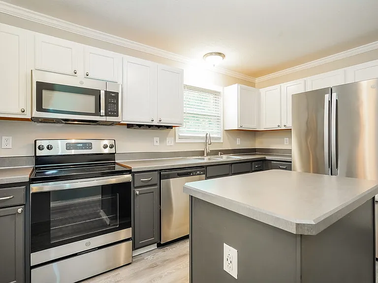 5525 Boucher Dr — Photo 11