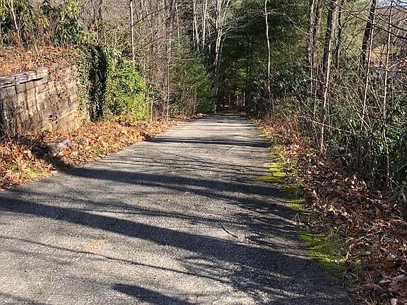 2nd image of 227 Horseshoe Cove Rd