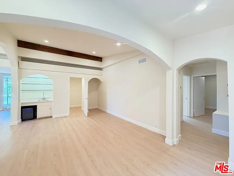 2000 San Ysidro Dr — Photo 13