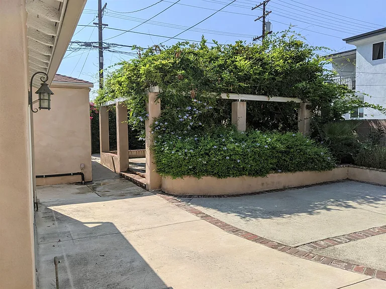 2409 N Lincoln St #D — Photo 17