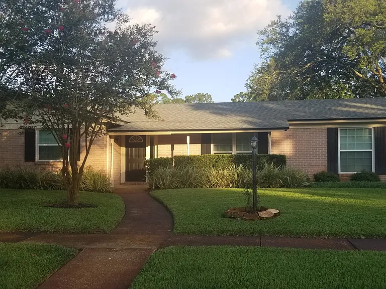 3382 Bowers Ln — Photo 2
