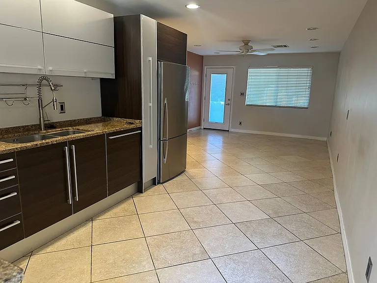 1850 E Maryland Ave #54 — Photo 7