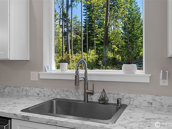 5th image of 530 E Aycliffe Drive