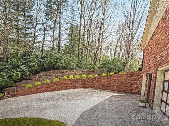 3rd image of 203 Haywood Knolls Dr