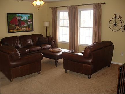 3rd image of 4500 Strathaven Dr