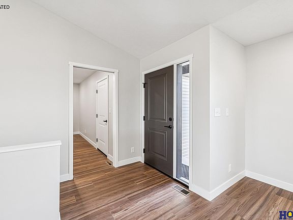 4th image of 1071 Meadow Ln