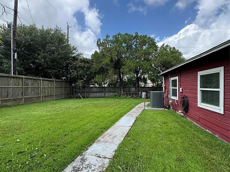 6629 Corbin St — Photo 20