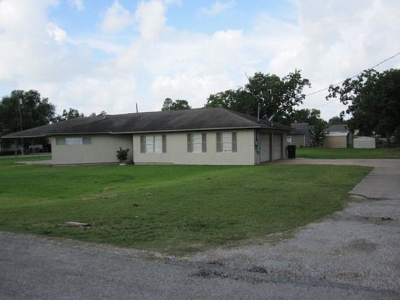 4th image of 1320 Avenue L