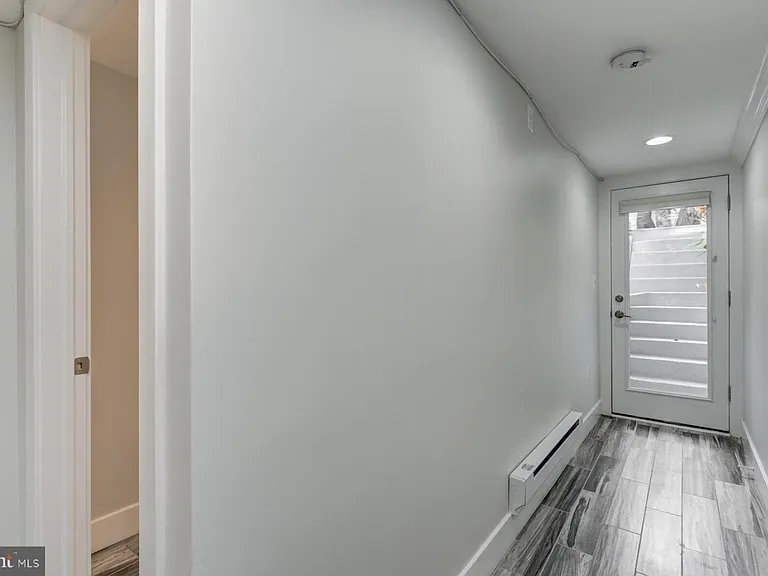 909 Delafield Pl NW #B — Photo 12