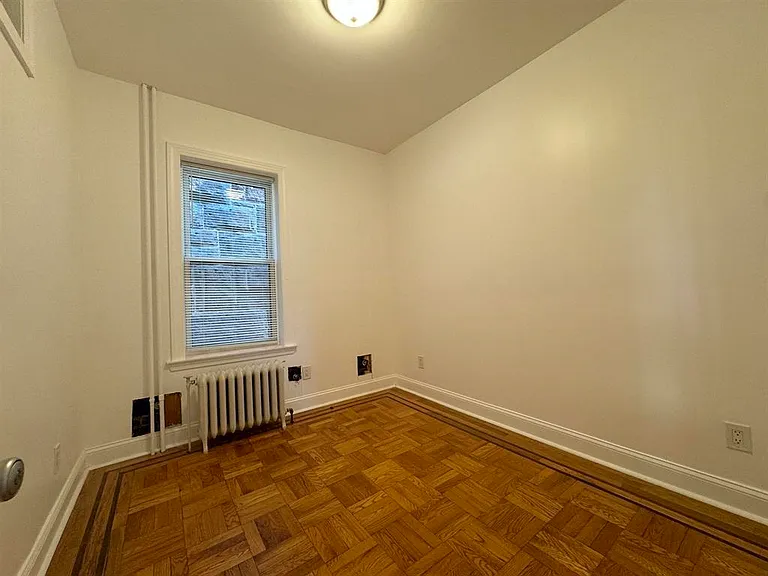 445 Monmouth St #2 — Photo 6