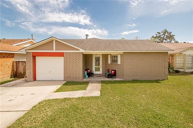 1st image of 869 Kingsway Dr E